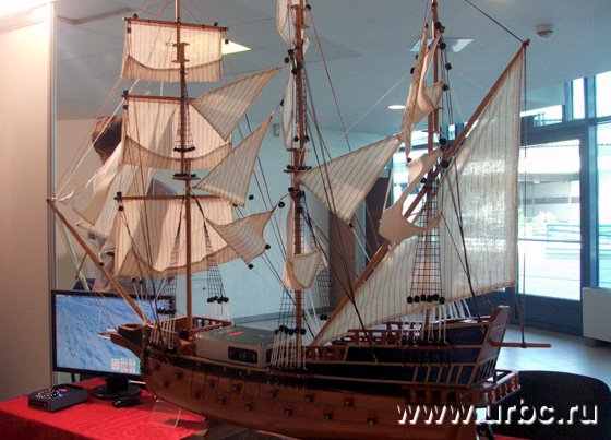 Прибор на корабле — seabox — что-то вроде черного ящика для яхт, его также производят в Екатеринбурге Прибор на корабле — seabox — что-то вроде черного ящика для яхт, его также производят в Екатеринбурге