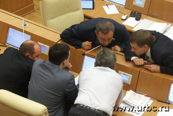 То, что оппозиция что-то затевает, было ясно с самого начала заседания То, что оппозиция что-то затевает, было ясно с самого начала заседания