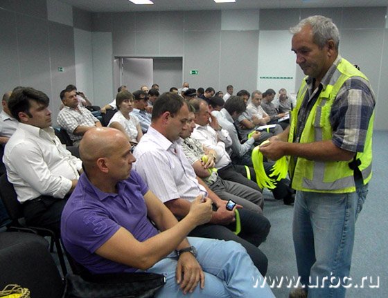 Отличительные ленты получили все присутствующие