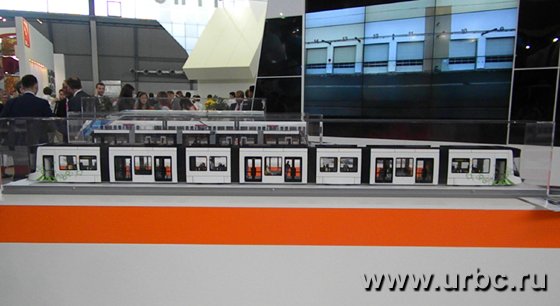 Внешне новый трамвай напоминает электричку — облегченная версия для города