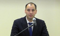 Закрытая открытость: информполитика Паслера началась с закрытых дверей и выключенного звука