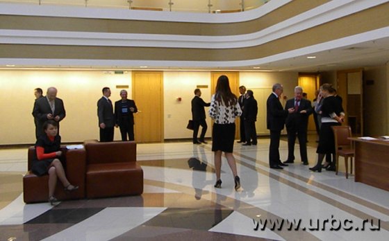 В традиционно шумный перерыв сегодня было непривычно тихо