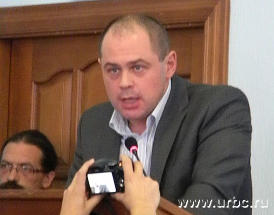 Юрист компании «Атомстройкомплекс», которого снимают в упор