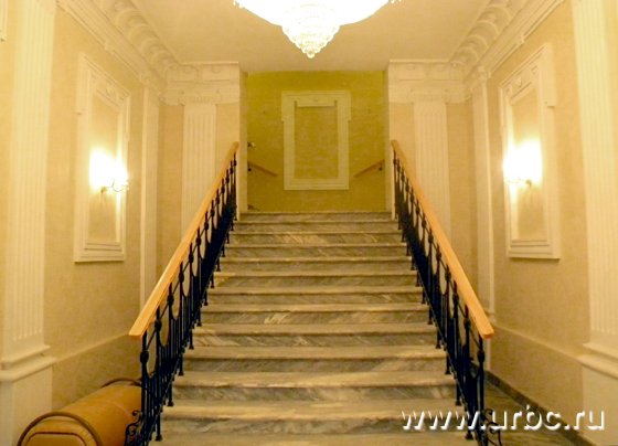 Достояние истории — мраморная лестница Достояние истории — мраморная лестница