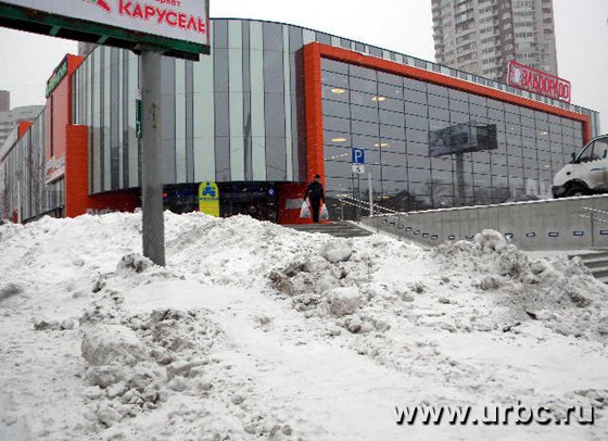 Инспектируя данный участок, губернатор ограничился осмотром из автомобиля Инспектируя данный участок, губернатор ограничился осмотром из автомобиля