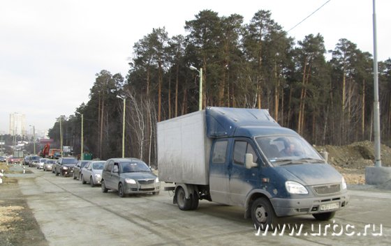 Московская сузилась с четырех до двух полос, к тому же реверсивных