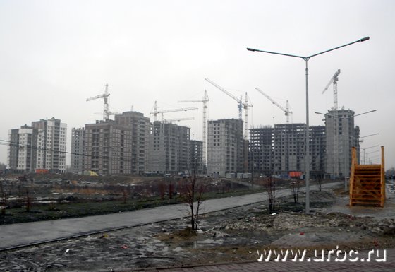 Стройка в Академическом не прекращается ни на минуту