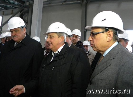 Руководители ОАО «РЖД», Группы Синара и ООО «Уральские локомотивы» осматривают план производства