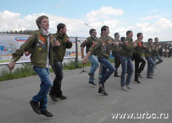 Отряды выступили на открытии с концертными номерами Отряды выступили на открытии с концертными номерами