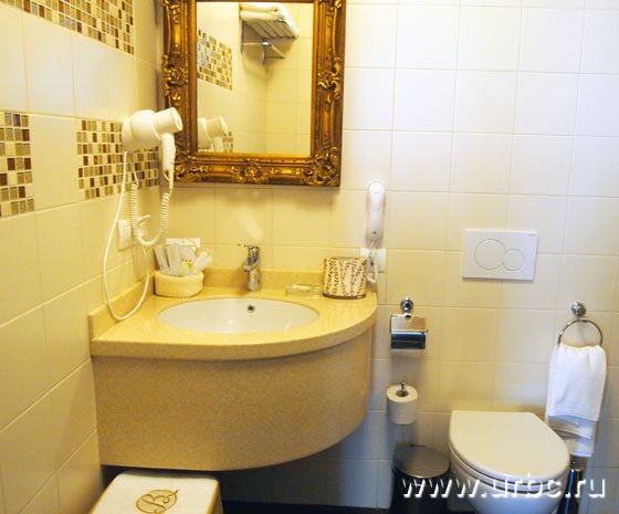 Попытка подойти к зеркалу не удалась, впрочем, наверное, это возможно Попытка подойти к зеркалу не удалась, впрочем, наверное, это возможно