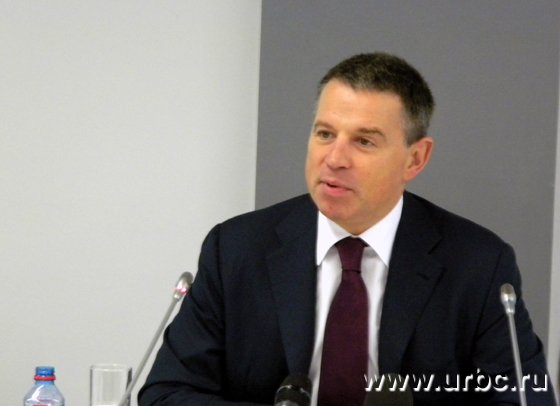 Андрей Комаров общается со студентами ПМК