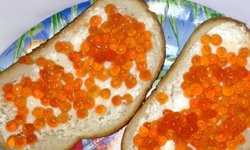 Икра, да не та: кто и как сделал новогодний деликатес дорогим и невкусным