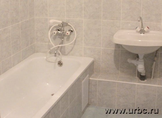 В достроенном доме сделана чистовая отделка и установлена сантехника В достроенном доме сделана чистовая отделка и установлена сантехника