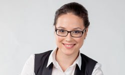 Алена Ярушина: 2013 стал годом перемен для сотовых операторов