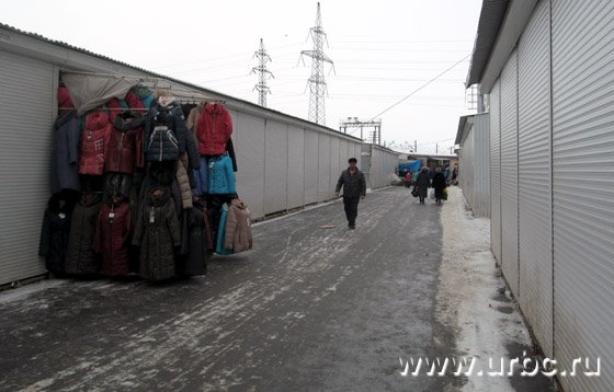 Больше всего пустующих торговых мест в уличных рядах