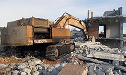 Снос незаконных домов продолжается