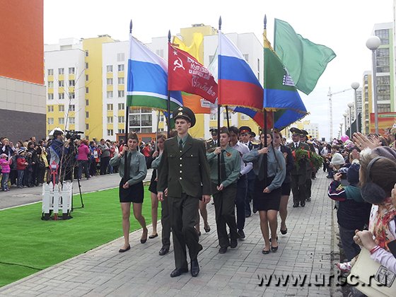 В шествии «Бессмертный полк» приняли участие военные, школьники и родственники участников войны В шествии «Бессмертный полк» приняли участие военные, школьники и родственники участников войны