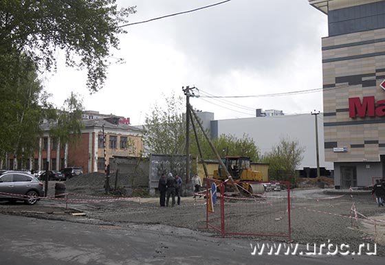 Стройка «Максидома» затрудняет существование местной автошколы Стройка «Максидома» затрудняет существование местной автошколы