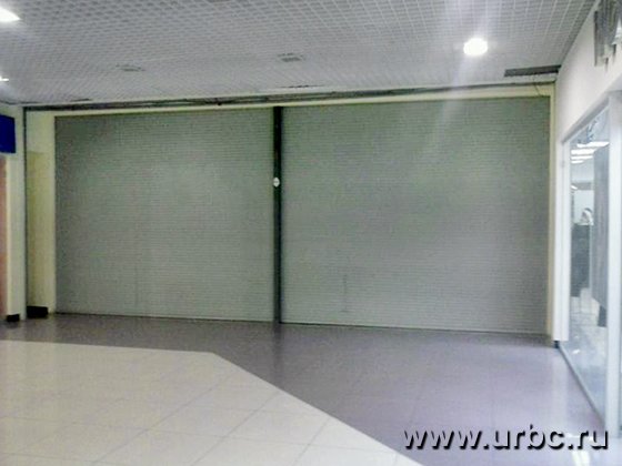 Место на 3-м этаже, где ранее находились магазины бытовой техники, сейчас пустует Место на 3-м этаже, где ранее находились магазины бытовой техники, сейчас пустует