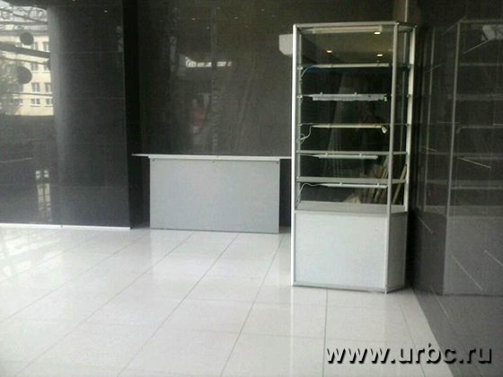 В ТЦ можно обнаружить много свободных прилавков