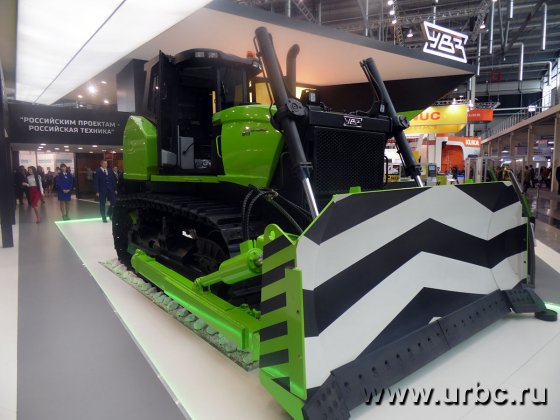 Масса бульдозера Б11.8000 — 19,9 тонн