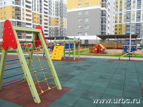 Спортивные занятия в МАДОУ №43 для удобства детей будут проводиться на участках со специальным искусственным покрытием