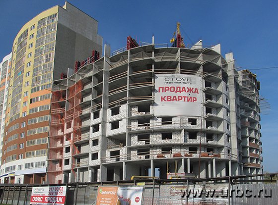 Несмотря на рекламу, квартиры в долгострое практически не продаются Несмотря на рекламу, квартиры в долгострое практически не продаются