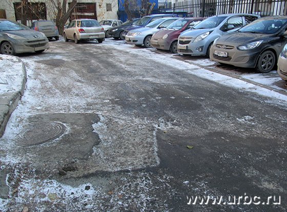 Борьба с гололедом является первоочередной задачей для коммунальных служб Борьба с гололедом является первоочередной задачей для коммунальных служб