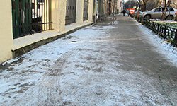 Из тепла в холод: в Екатеринбурге проверили качество уборочных работ