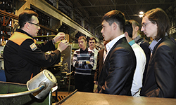 Неделя открытых дверей. Фотография с сайта www.uvz.ru