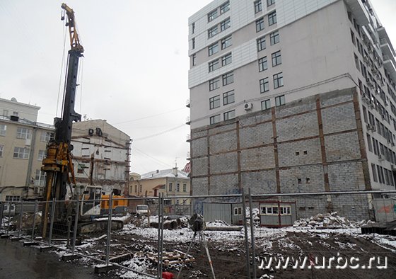 Застройщик апарт-отеля лишит сотрудников офиса дневного света Застройщик апарт-отеля лишит сотрудников офиса дневного света