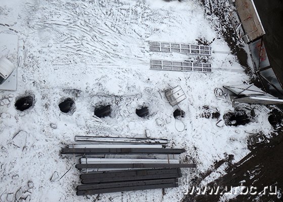 Для будущего апарт-отеля уже вбили сваи Для будущего апарт-отеля уже вбили сваи