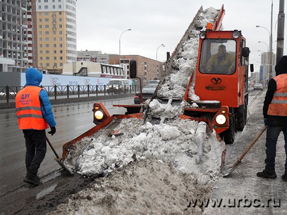 За сутки с улиц города было вывезено почти 7 тыс. т снега За сутки с улиц города было вывезено почти 7 тыс. т снега