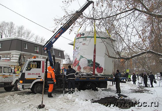 Нелегальные торговые объекты вывозятся на штрафстоянку с помощью эвакуаторов