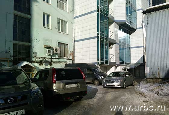 Дефицит парковочных мест — один из ключевых недостатков БЦ