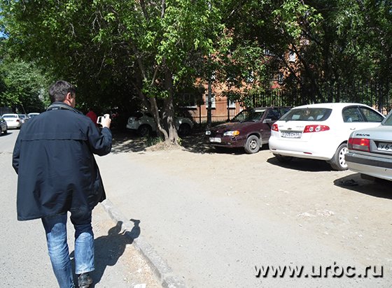 «С парковкой на газонах мы будем бороться беспощадно» «С парковкой на газонах мы будем бороться беспощадно»