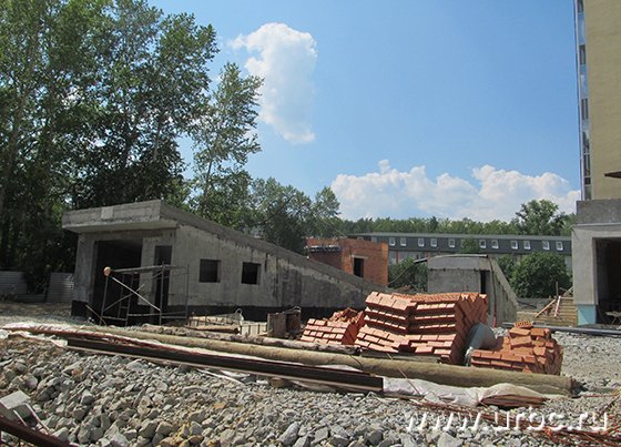 За год видимых изменений на стройплощадке пайщики не наблюдают За год видимых изменений на стройплощадке пайщики не наблюдают