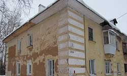 Свердловские подрядчики не успели реконструировать половину домов из программы 2015 года