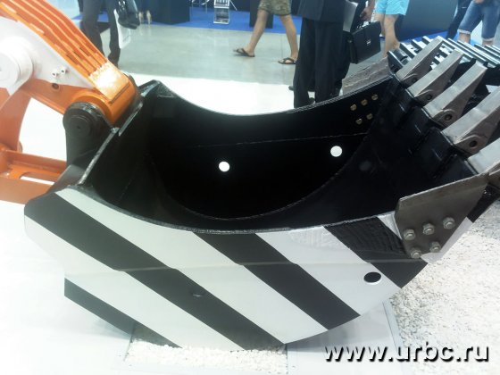 Твердость ковша составляет 65 НRC по шкале Роквелла Твердость ковша составляет 65 НRC по шкале Роквелла