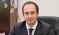 Марк Марков: Горожане все чаще пользуются муниципальными услугами через интернет. Фотограф Юрий Ломакин