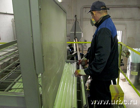 Комплекс разделяет лампы на люминофор, стекло и металлические цоколи