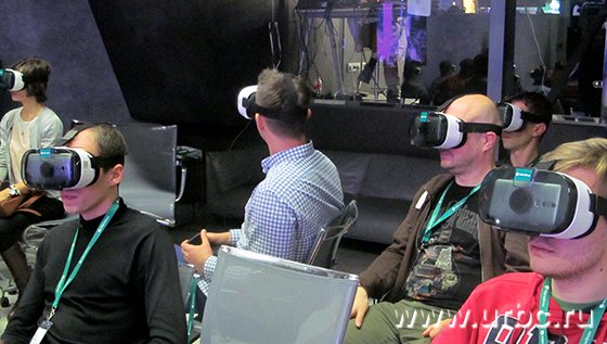 Участники презентации новой сети смогли оценить ее преимущества в формате 3D