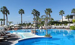 Кипр ищет способы сохранить турпоток