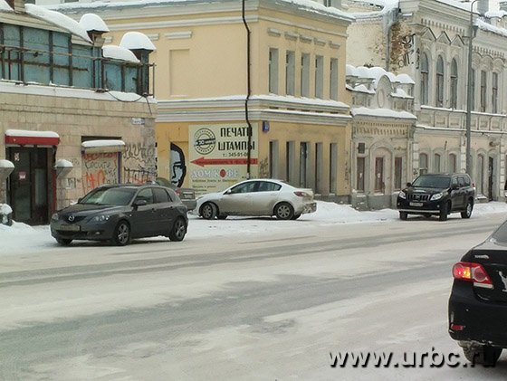 ГИБДД ослабила контроль за нелегальными парковками в центре Екатеринбурга ГИБДД ослабила контроль за нелегальными парковками в центре Екатеринбурга
