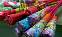 Фейерверки уходят в интернет. Фотография предоставлена сайтом morguefile.com (FaFulanita)