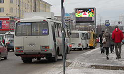 Льготников вытесняют из общественного транспорта