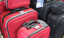 Незащищенный багаж. Фотография предоставлена сайтом morguefile.com (xenia)