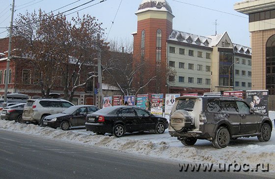 Екатеринбург в снежных «ловушках»
