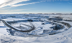 Бунт против строительства ГОКа. Фотография  с сайта Томинского ГОКа