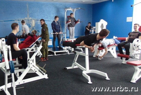 Будущие белые металлурги изучают военное дело Будущие белые металлурги изучают военное дело